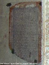 Mezquita Catedral. Tumbas. Lápida funeraria nazarí 1440