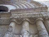 Iglesia de Santiago. Capitel derecho