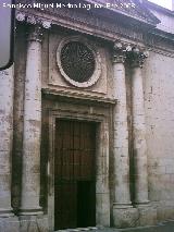 Historia de Jaén. Bombardeo de Jaén. Portada de la Iglesia de San Ildefonso donde aún son visibles los daños producidos por las bombas.