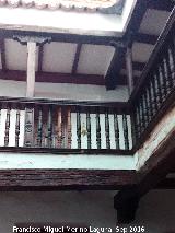 Casa de los Priores. Detalle de la galería del patio