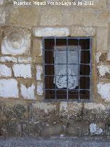 Casa de la Calle Alta del Salvador nº 2. Sorporte de la argolla y ventana baja