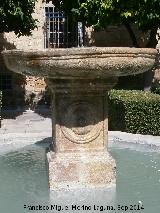 Fuente de la Plaza Vázquez de Molina. 