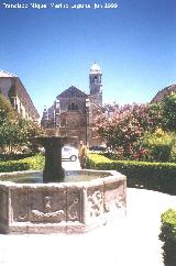 Fuente de la Plaza Vázquez de Molina. 