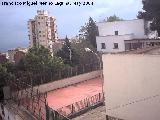 Calle Caño del Agua. Desde la parte alta de la calle se puede apreciar en primer término los patios del colegio Ruiz Jiménez