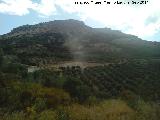 Camino Viejo de Jan a Los Villares. Jabalcuz desde el Camino Viejo