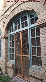 Grupo Escolar de los Caños. Puerta al patio