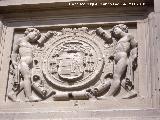 Catedral de Jaén. Fachada Sur. Escudo de Don Diego Tavera Ponce de León, Obispo de Jaén (1555-1560)