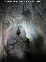 Santuario prehistórico de la Cueva de Golliat. Hornacina con forma de punta de flecha