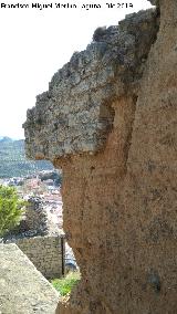 Muralla de Ja�n. Torre�n Sur II. Detalle del arranque del lienzo