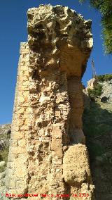 Muralla de Ja�n. Torre�n Sur II. Detalle del arranque del lienzo