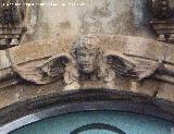 Antigua Escuela de Enfermería. Ángel en la clave del arco