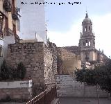Muralla de Jaén. Lienzo II de la Carrera de Jesús. Termina en el CEIP Santo Tomas. Se puede apreciar el grosor de la Muralla